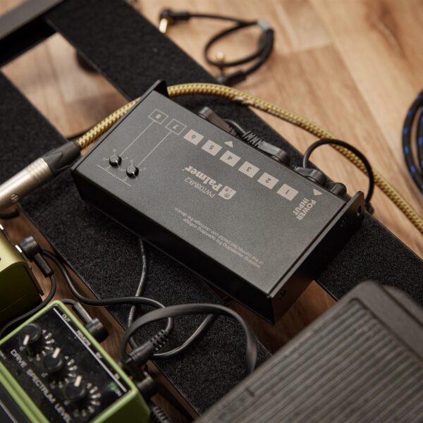 Palmer PWT 08 MK2 Universal 8-Outlet Pedalboard Power Supply - Image 6